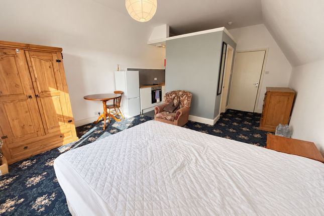 Room 26 101-103, Redland Road, Bristol photo 5