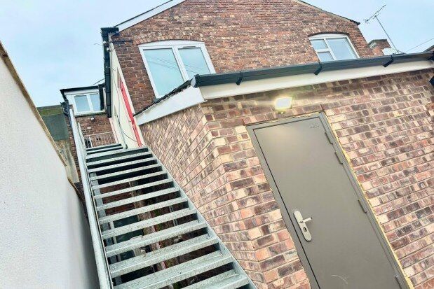 Flat to rent in Wood Street, Cheadle