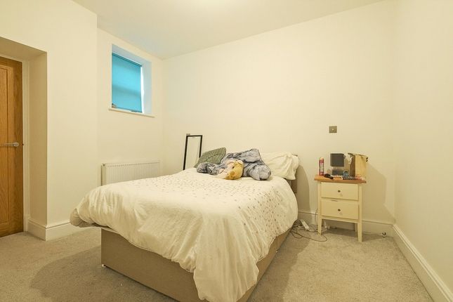 Flat 1, 1, Bank Buildings, Lancashire photo 2