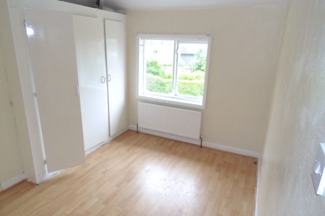 16, Miles Hill Road, Leeds photo 4