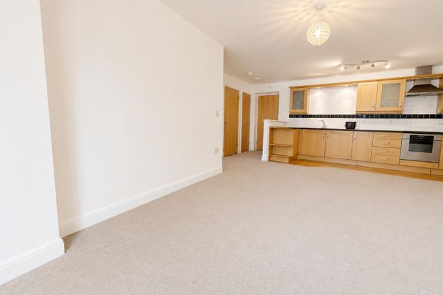 Flat 3, 20, The Savoy, Station Road, Shirehampton photo 4