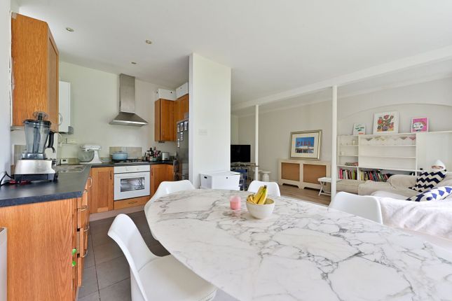 Castelnau, Barnes photo 2