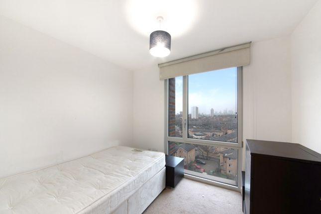 Flat to rent in Devons Road, St Andrews, Bow