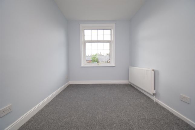End terrace house to rent in Twitch Hill, Horbury