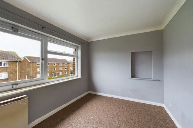 Flat to rent in Crombie Close, Cowplain, Waterlooville