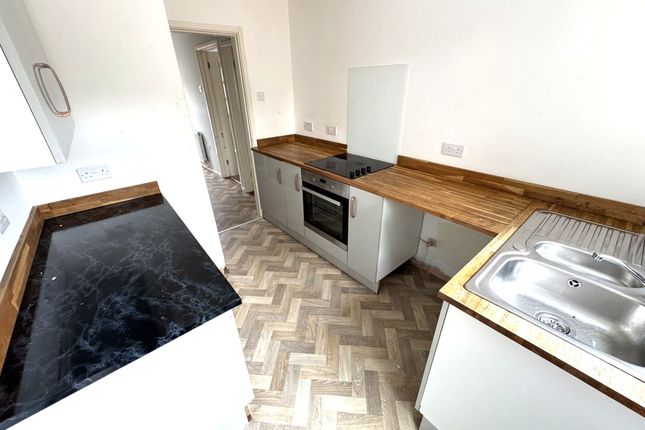 19 Dartmouth Avenue, Willenhall photo 5