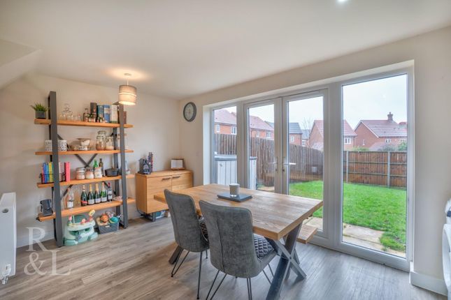 10, Middleton Close, Swadlincote photo 2