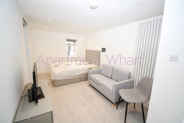 211, London photo 3