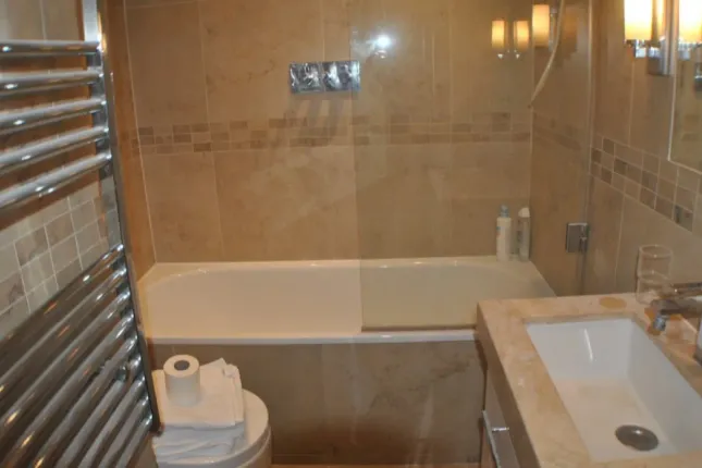 Forset Court, London photo 3