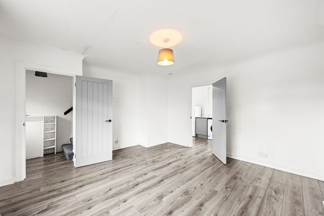 34 Campsie View, Glasgow photo 4