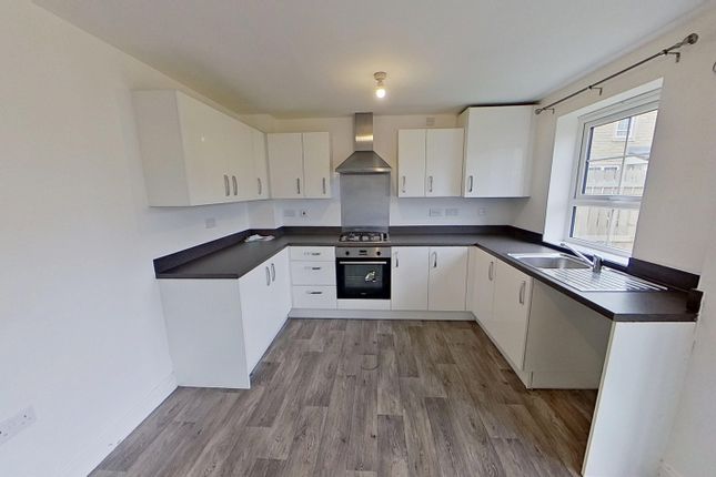 26, Fetlock Drive, Bradford photo 3