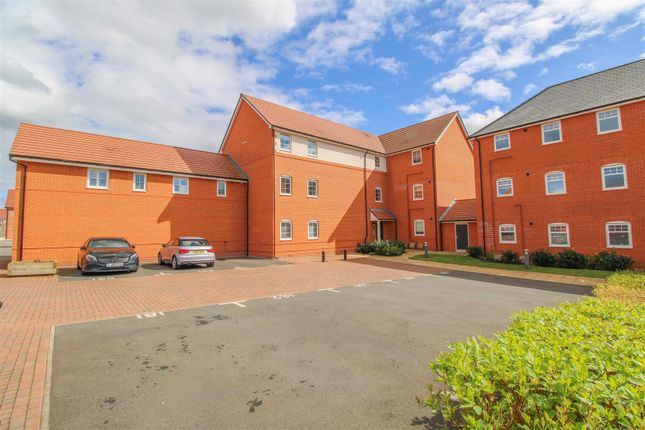 Flat for sale in Dunnock Road, Harlow