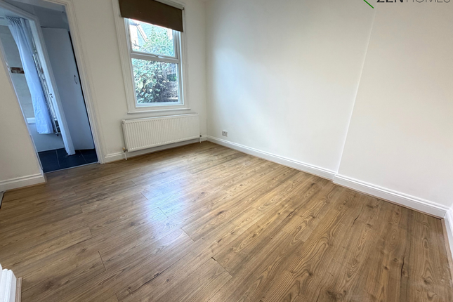 96 Lordship Lane, London photo 5