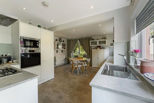31, Burnside Avenue, Renfrewshire photo 3