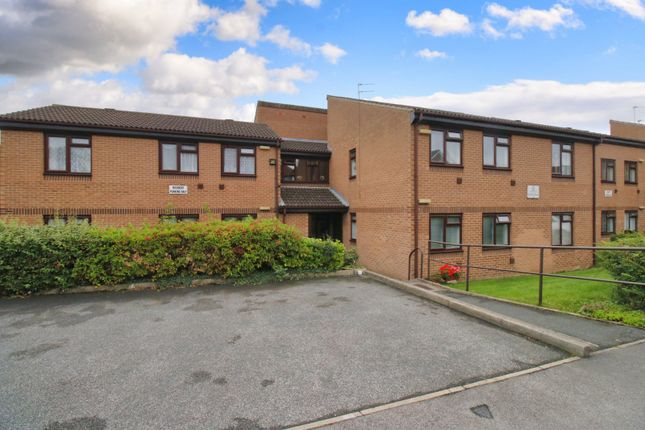 Flat for sale in Sussex Avenue, Horsforth, Leeds, West Yorkshire
