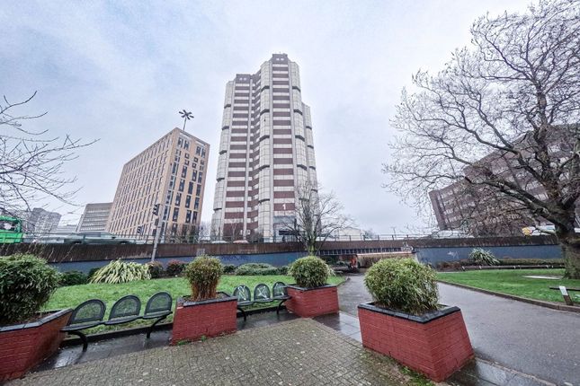 1-bed flat on Metropolitan House, 1,Apartment 1705, Hagley Road, Birmingham, £60,000