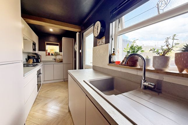 24, Beech Road, Pontyclun photo 3