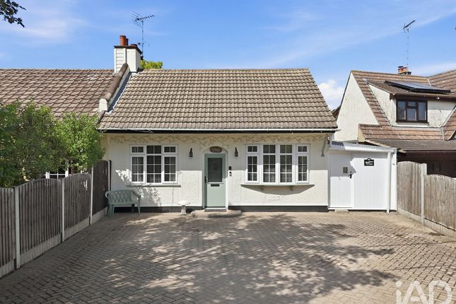 2-bed house on Mushroom Cottage, Mount Bovers Lane, Hockley, £425,000