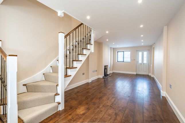10, Catlin Street, Hemel Hempstead photo 5