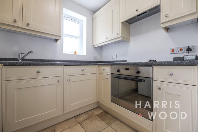 Flat 34, Hamilton Court,, Templemead, Essex photo 4