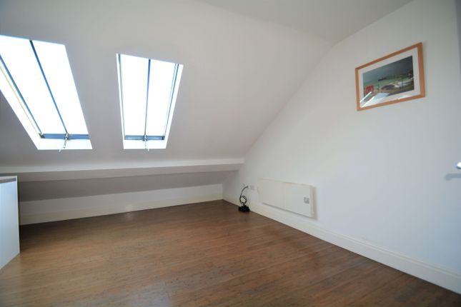 Flat to rent in Birmingham Road, Cowes