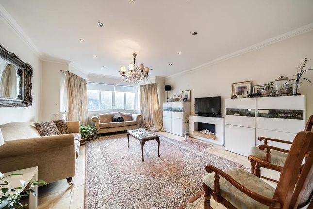Semi-detached house for sale in Chatsworth Road NW2,