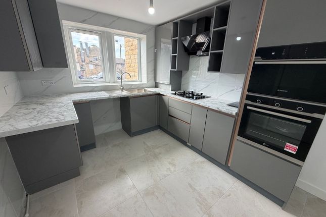 48, Rossefield Road, Bradford photo 2