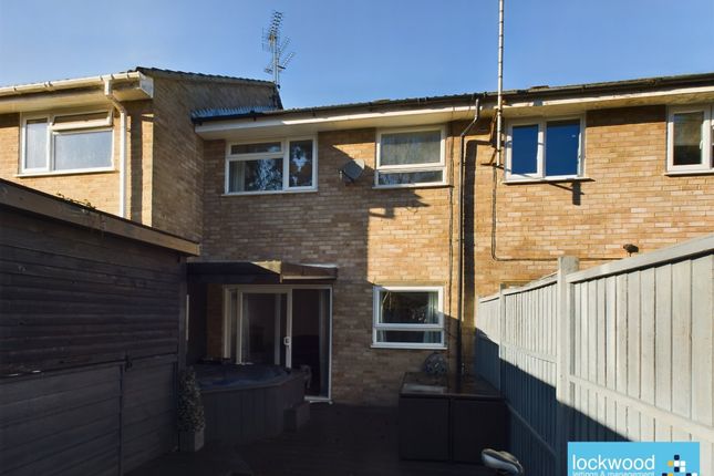 3-bed house on 13, Roxburgh Close, Camberley, £1,825/mo