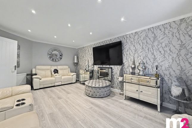 31, Barnfield, Newport photo 3