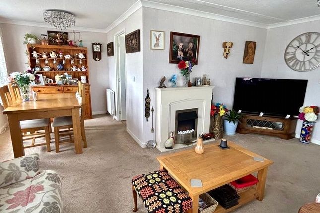 21 The Tides,, Doniford, Somerset photo 2