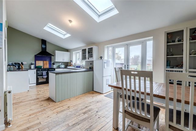 12, Carrholm Grove, Leeds photo 2
