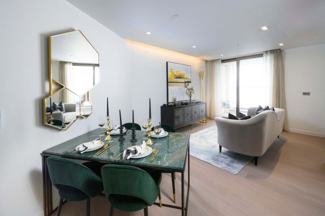 Thumbnail Flat to rent in Westmark Tower, Newcastle Place, London