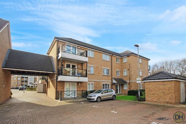 Thumbnail Flat for sale in Blenheim Square, North Weald, Essex