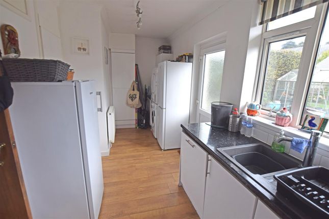200, King George V Drive East, Cardiff photo 4