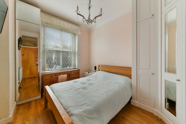 Flat to rent in Parliament Hill Mansions, Lissenden Gardens