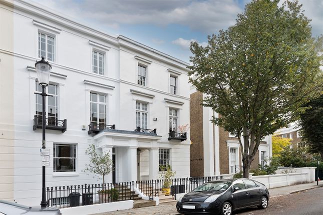 Thumbnail Terraced house for sale in Clarendon Road, London