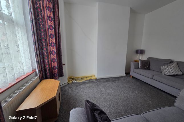 123, Standard Road, Hounslow photo 3
