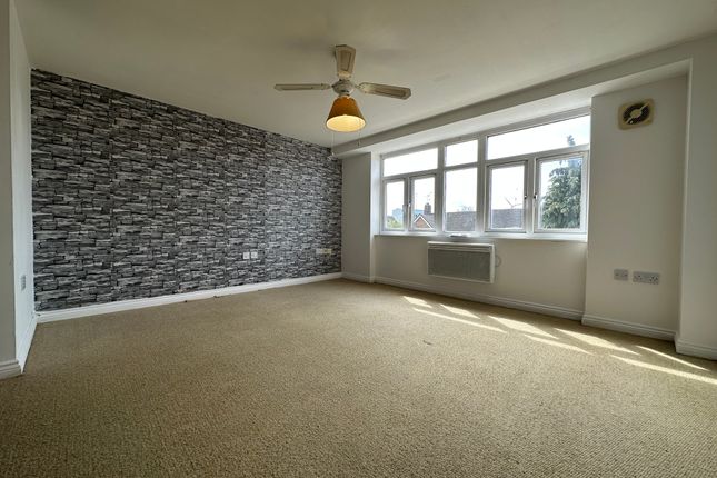 DUM, Elm Road, Grays photo 3