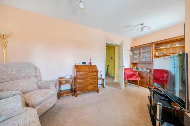 1, Valiant Court, Carterton photo 4