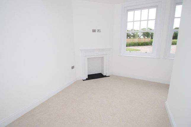 Flat 1, 19, Eversley Park, Kent photo 4