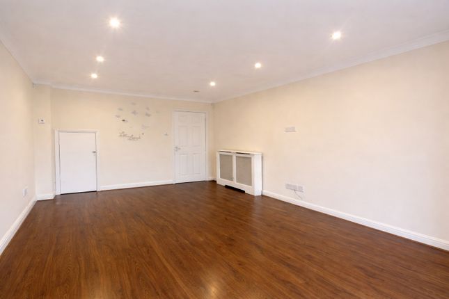 5a, Sefton Avenue, London photo 3