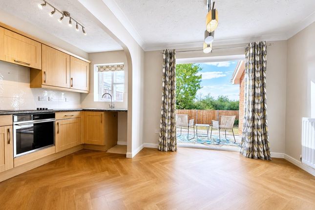 31 Leven Drive, Worcester photo 3