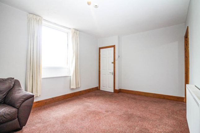 Flat 3, 9, Dixon Lane Road, West Yorkshire photo 5