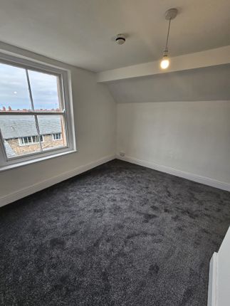 flat 3 439, abergele road , old colwyn  photo 4
