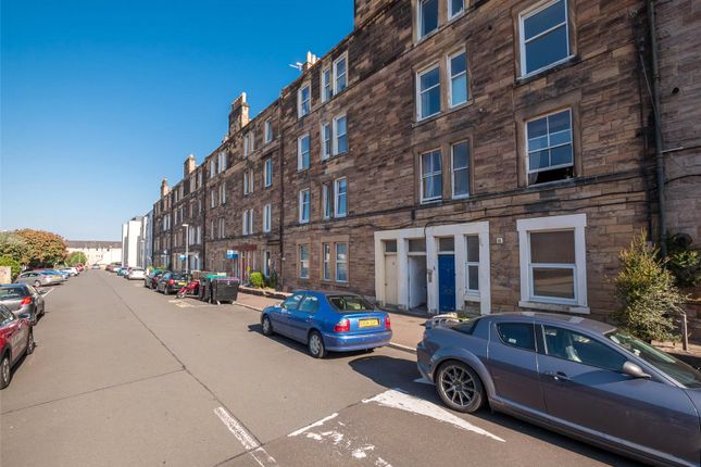 Flat to rent in Moat Terrace, Edinburgh