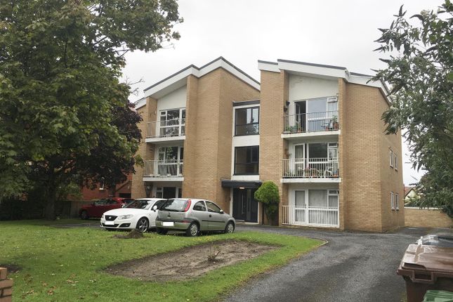 Thumbnail Flat to rent in Cambridge Road, Southport
