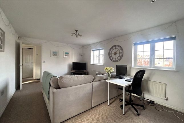 15, Vixen Drive, Hampshire photo 4