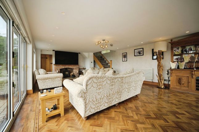 Rose Cottage, Spout Lane, Stoke-on-Trent photo 4