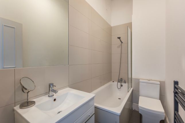 Flat for sale in Marylands Road, London