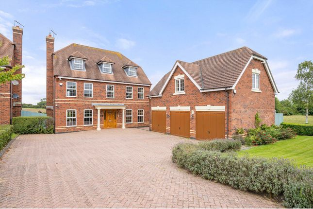 Thumbnail Detached house for sale in Chestnut Drive, Oadby